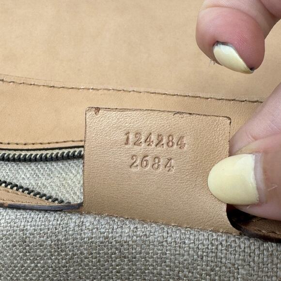 Gucci Vintage Camel Leather Shoulder Bag – Rare GG Logo, 2000s Minimalist Icon - Picture 14 of 14